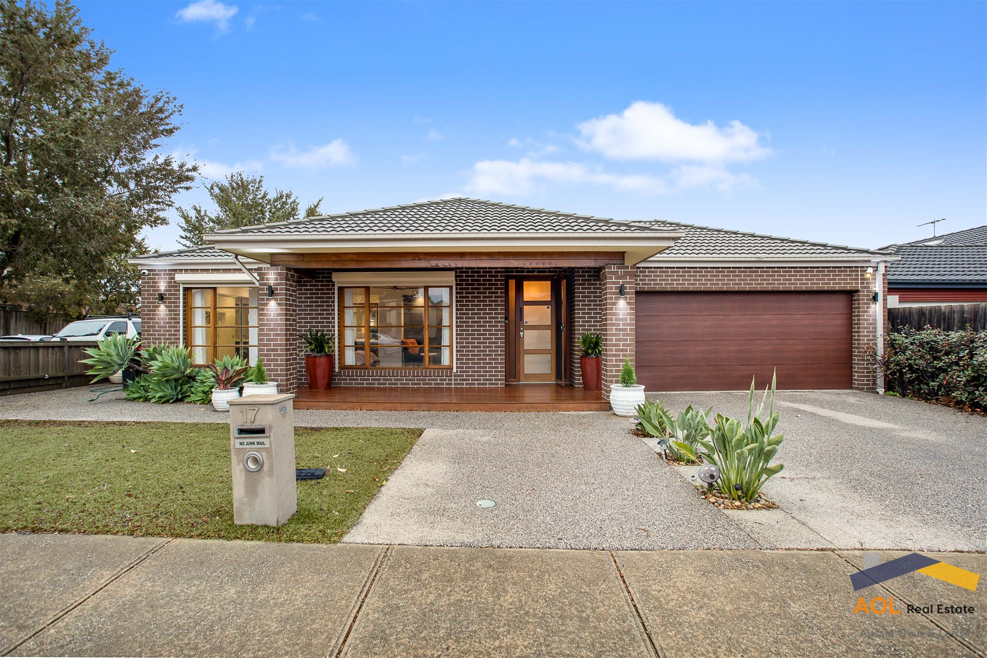 17 George Street TAYLORS HILL VIC