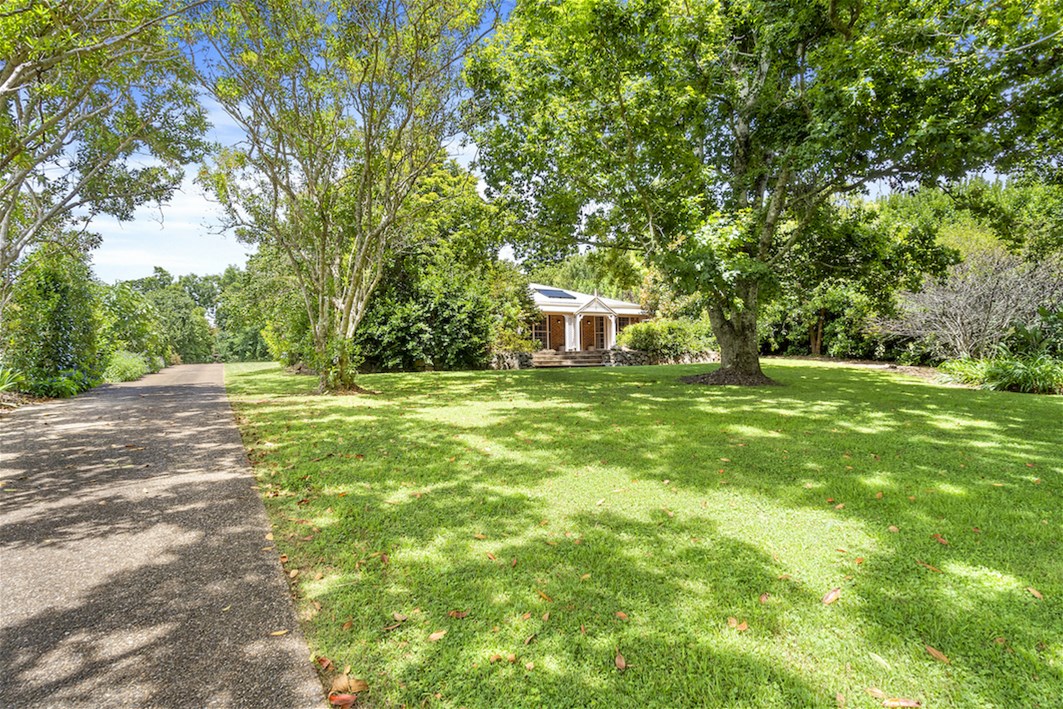 49 Bateke Road TAMBORINE MOUNTAIN QLD